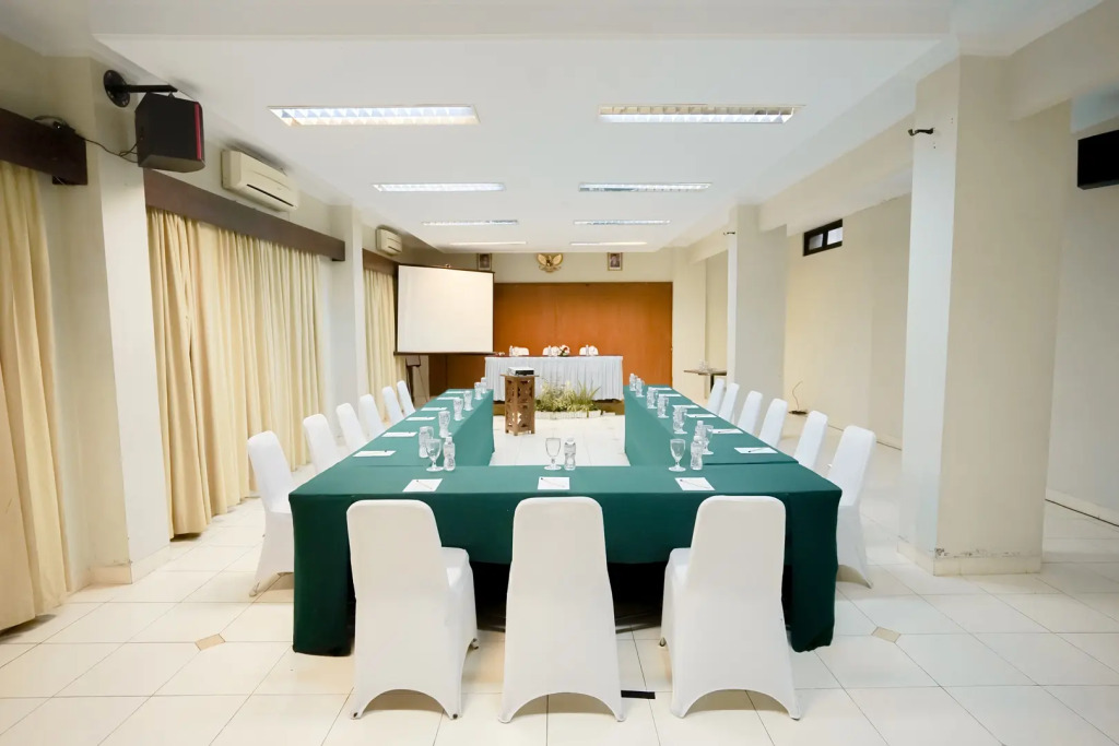 Cakra Kembang Hotel