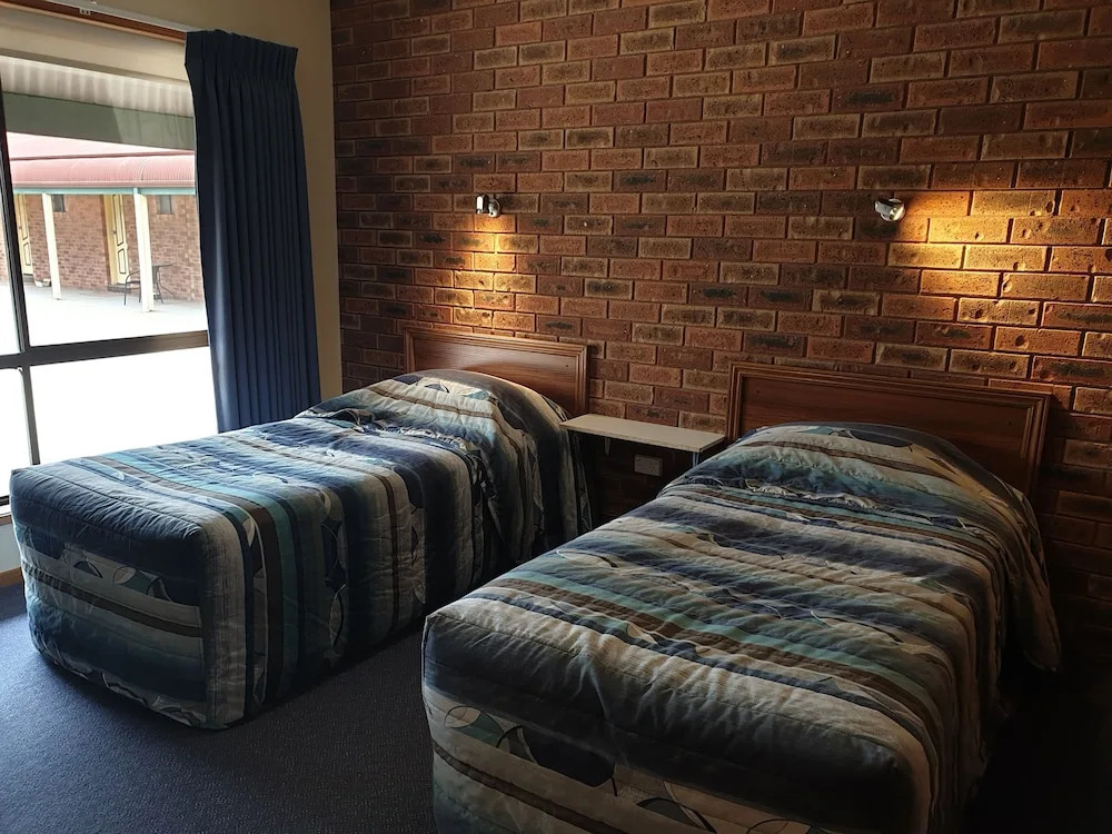 The Finley Palm Motor Inn