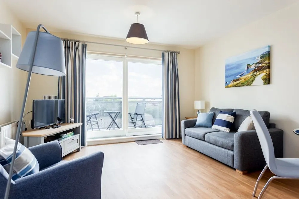 Coxswains Cabin - Moments from Hamworthy Beach and Park