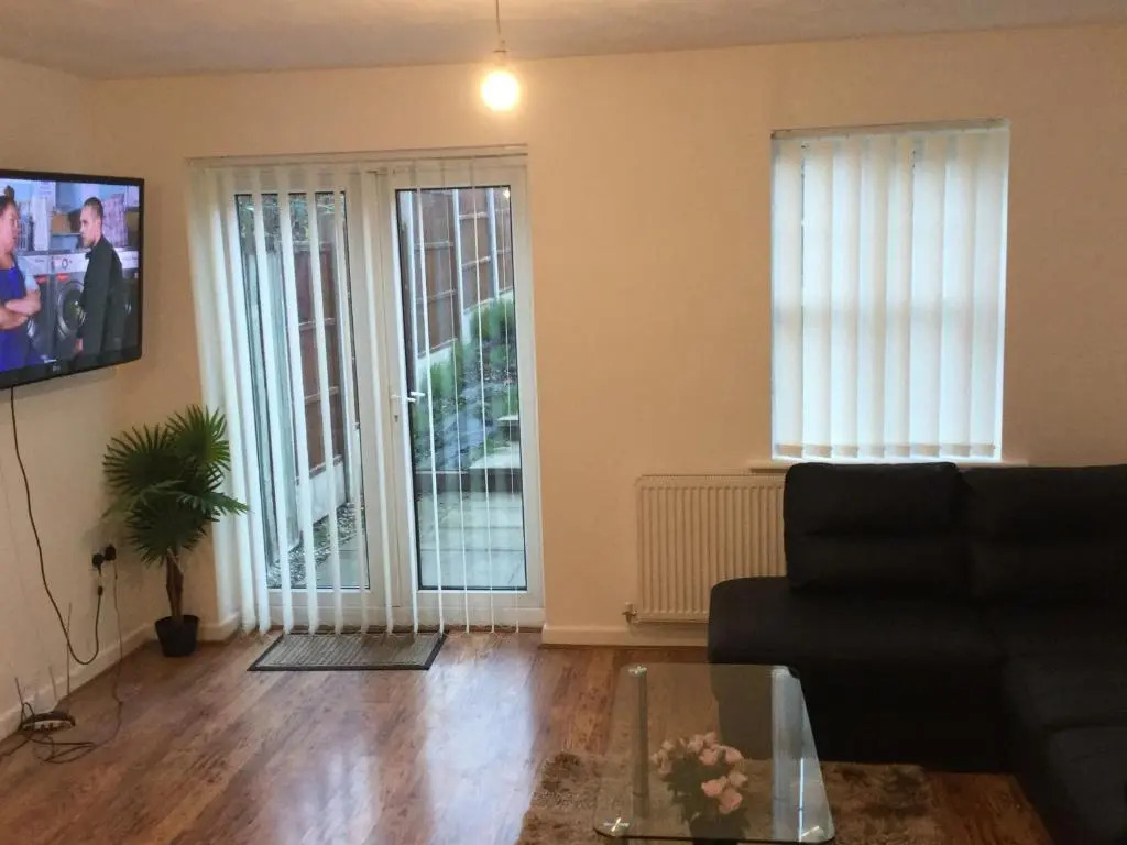 Quiet Residential Area, Within Easy Reach to Town