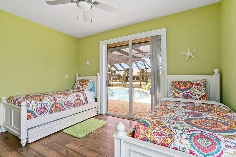 Magnolia Private Home #59999 3 Bedrooms 2 Bathrooms Home by Redawning