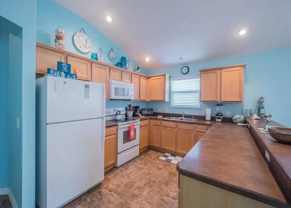 Amber Court 871 by White Pelican VR