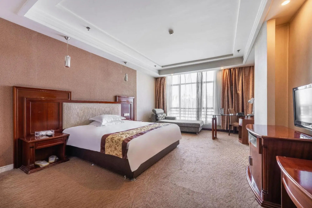 Yilong Hotel