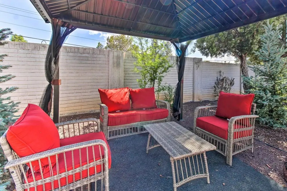 Private Patio + Gazebo: Show Low Hideaway!