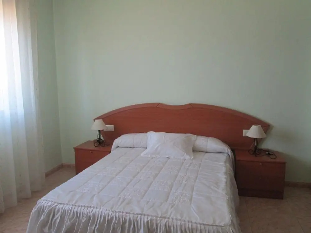 Galicia 100423 3 Bedroom Apartment by Mo Rentals