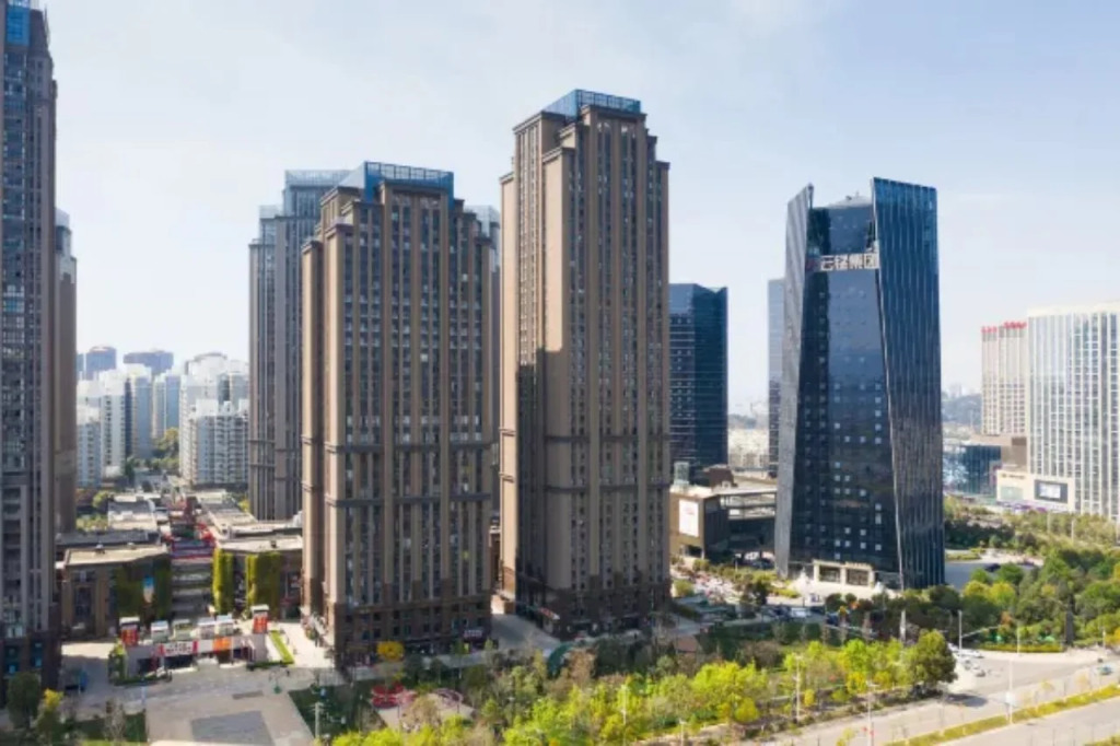 Vienna Hotel (Kunming Municipal Government Chunrong Street Subway Station)