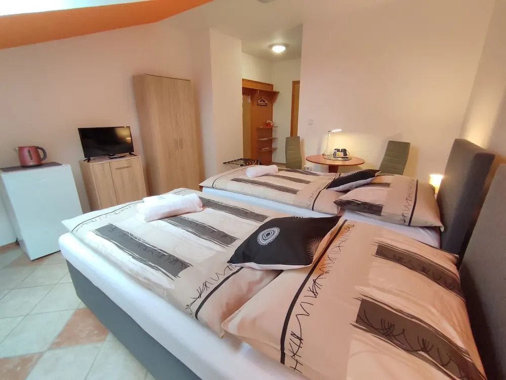 Hotel 28