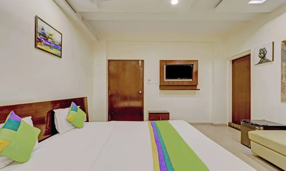 Loharkar Hotel