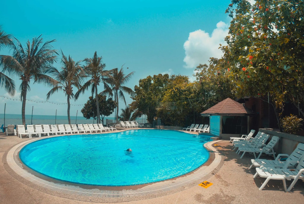 Coral Resort & Bungalows