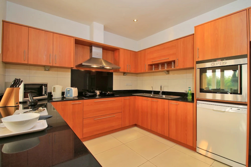 Pattaya Sunset Villa 4 Bedroom Sleeps 8