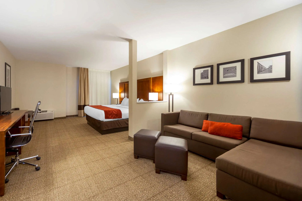 Comfort Suites