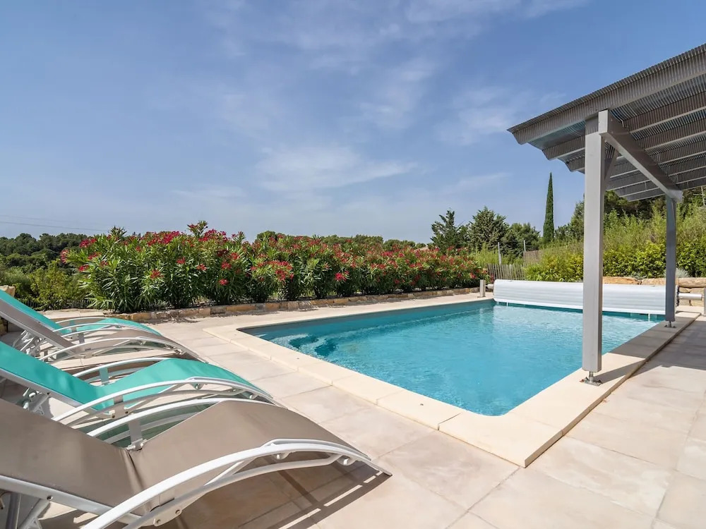 Luxury villa with private pool in Cesseras