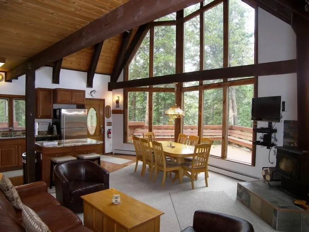 Upscale Home w/ Hot Tub: 3 Mi to Breck Ski Resort!