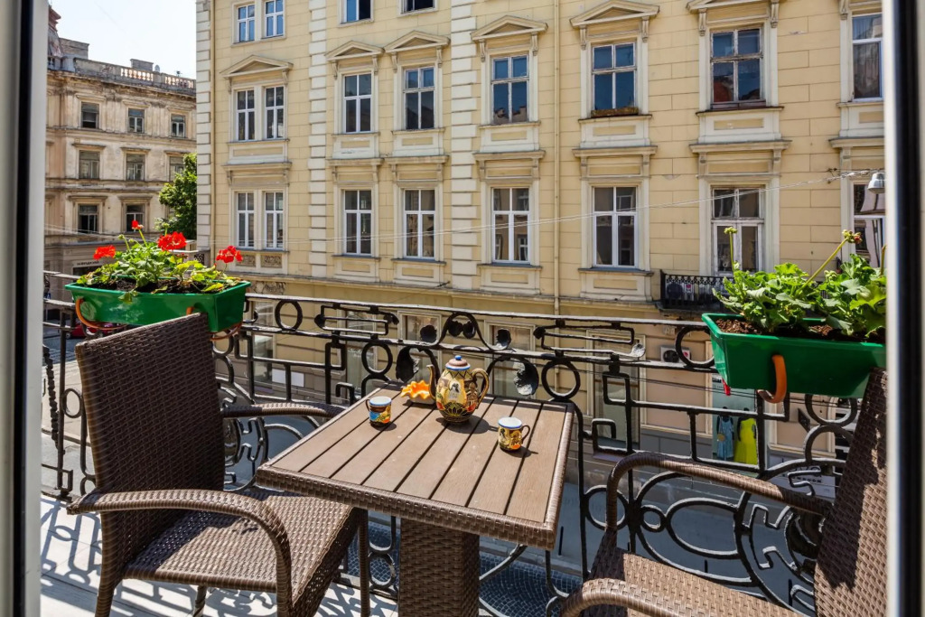LeoApart near Rynok Square with 2 bedrooms