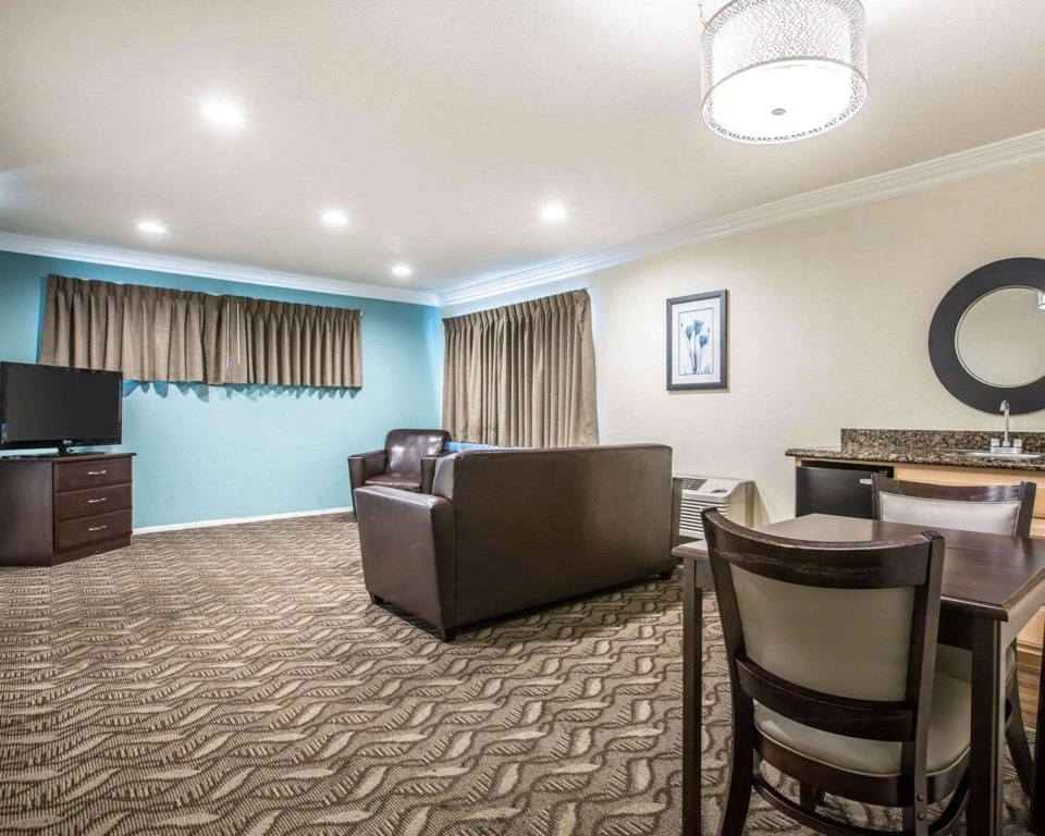 Rodeway Inn & Suites Inglewood