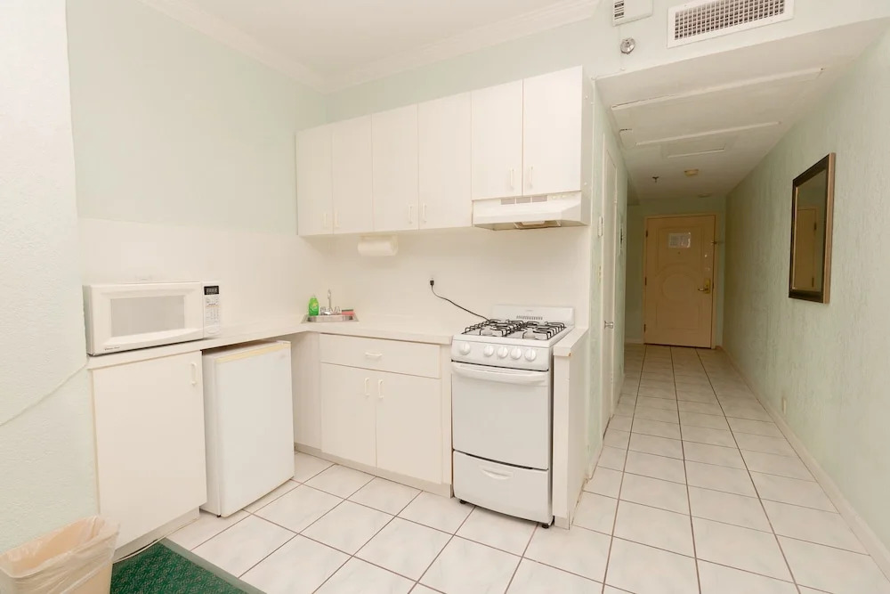 650 Studio Apartment Hollywood Beach