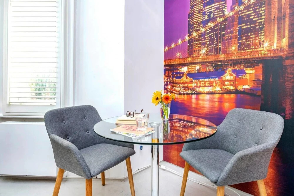1BR Stylish Apartment in Earls Court!