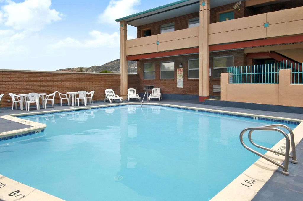 Cedar Valley Inn