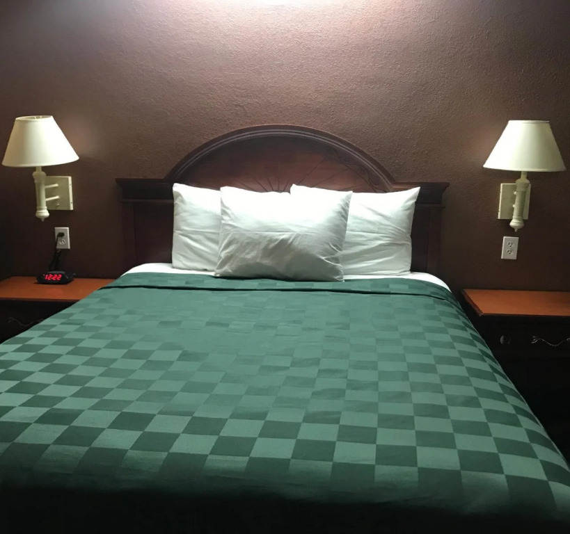 New Corral Motel
