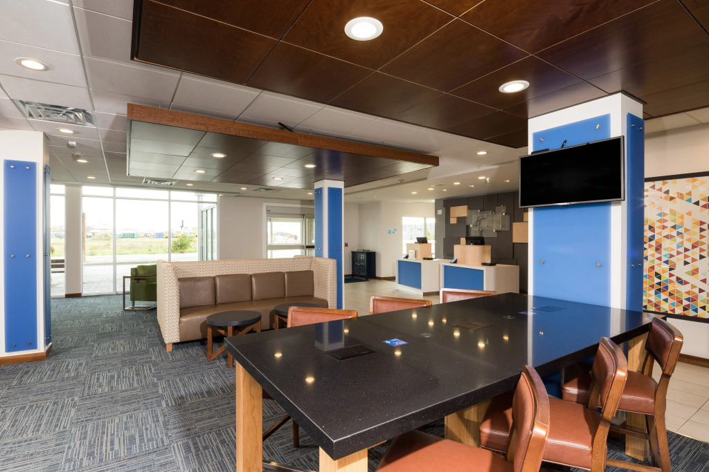 Holiday Inn Express & Suites Auburn by IHG