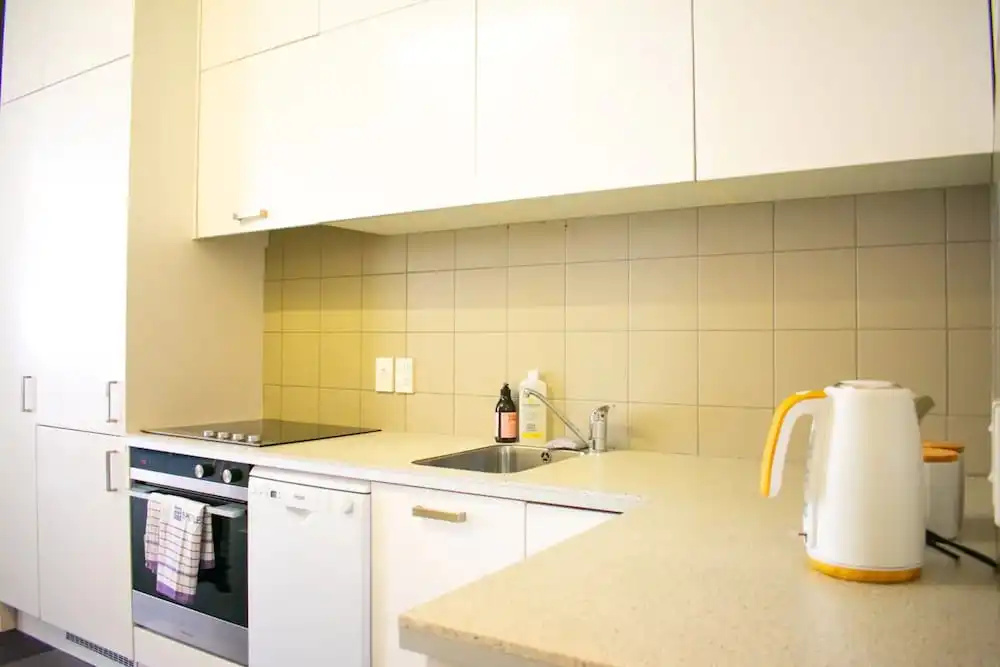 Light-filled 2 Bedroom Abode in Heart of the City