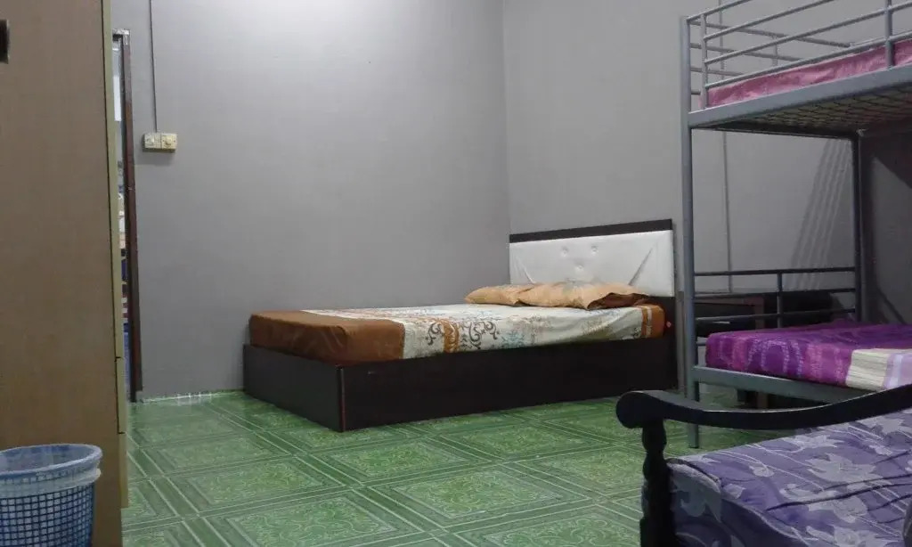 Zeeadam Backpackers Hostel
