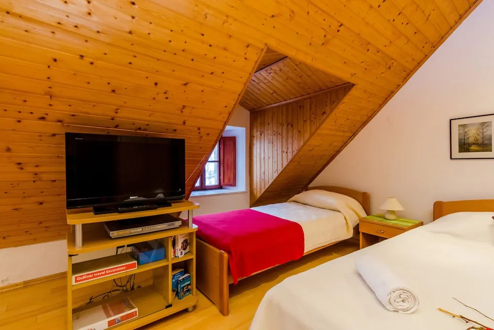 11 Stars Apartments