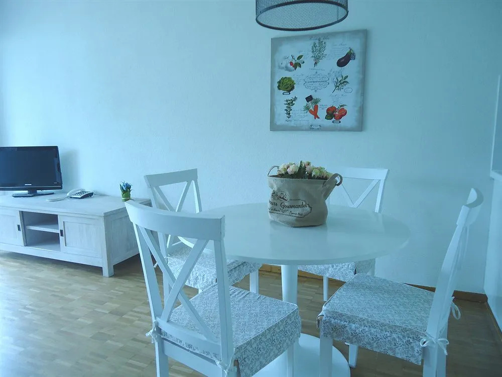 Maraini Resort
