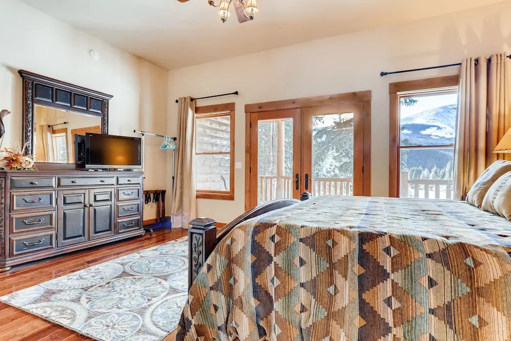 Secluded 6br W/ Hot Tub, Fire Pit & Chef's Kitchen 6 Bedroom Home