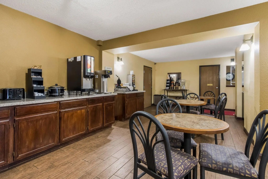 Econo Lodge Inn & Suites Yankton