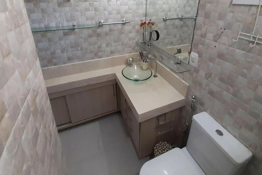 Duplex a 50 metros da praia com 4 quartos completo