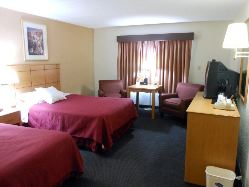Americas Best Value Inn and Suites St. Cloud