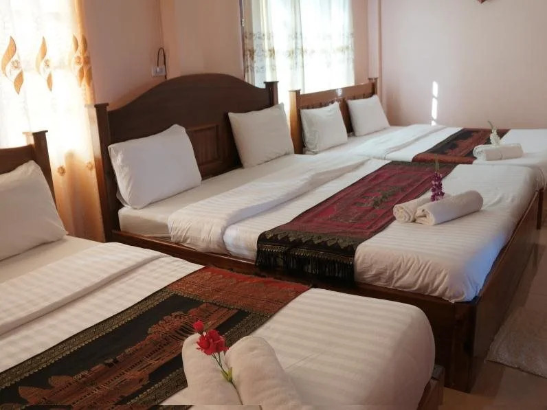 Bann Lamoonaoonkhong Hotel