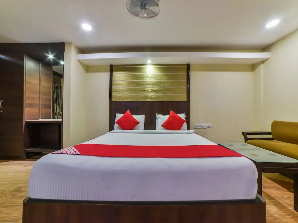 OYO 4668 Hotel Ocean Residency