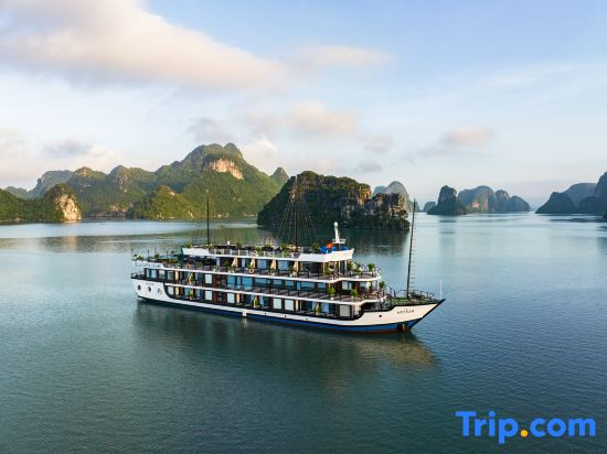 La Casta Cruise Luxury Ha Long Bay Experience Private Cabin with Ocean View Balcony and Bathtub
