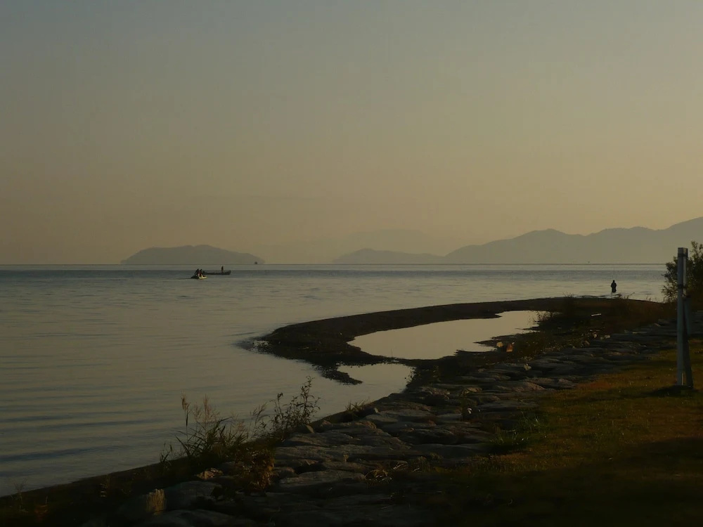Youth Hostel WANIHAMA-Lakeside BIWA