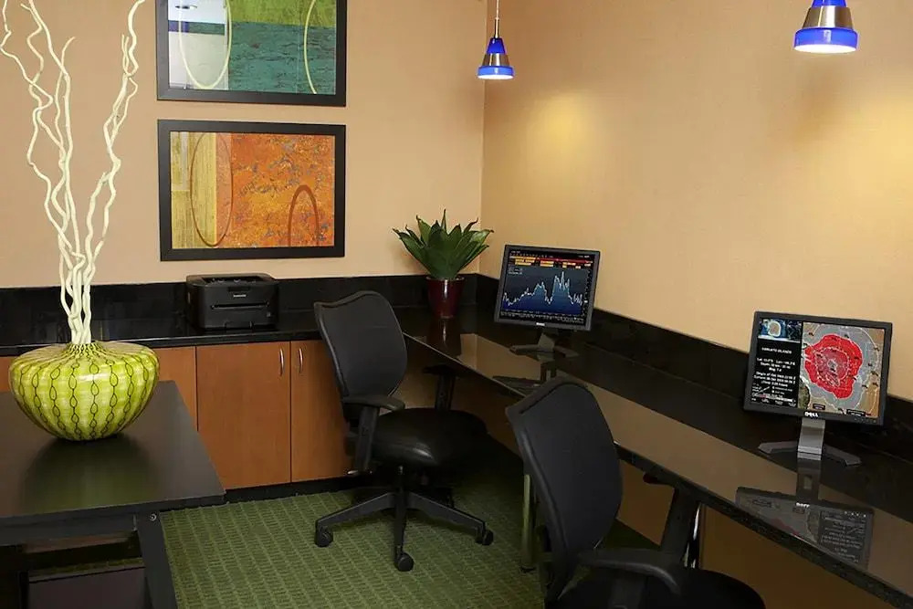 Fairfield Inn & Suites by Marriott Toledo Maumee