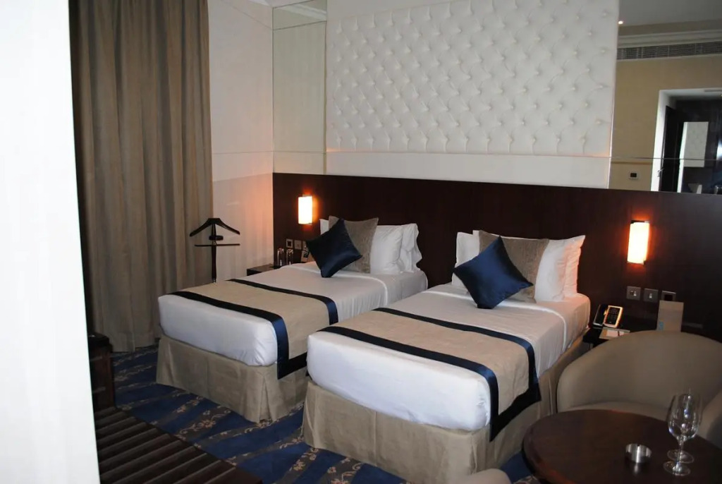 Raviz Center Point Hotel