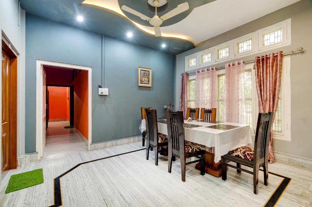 OYO Townhouse 940 J K Classic