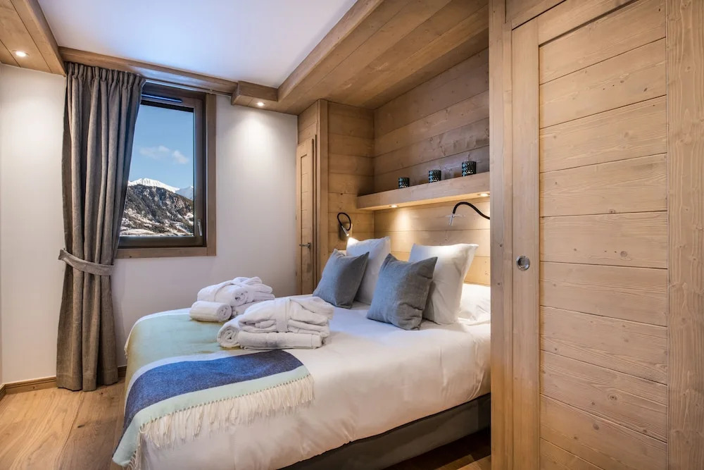 Yellowstone Lodge Chalet 4
