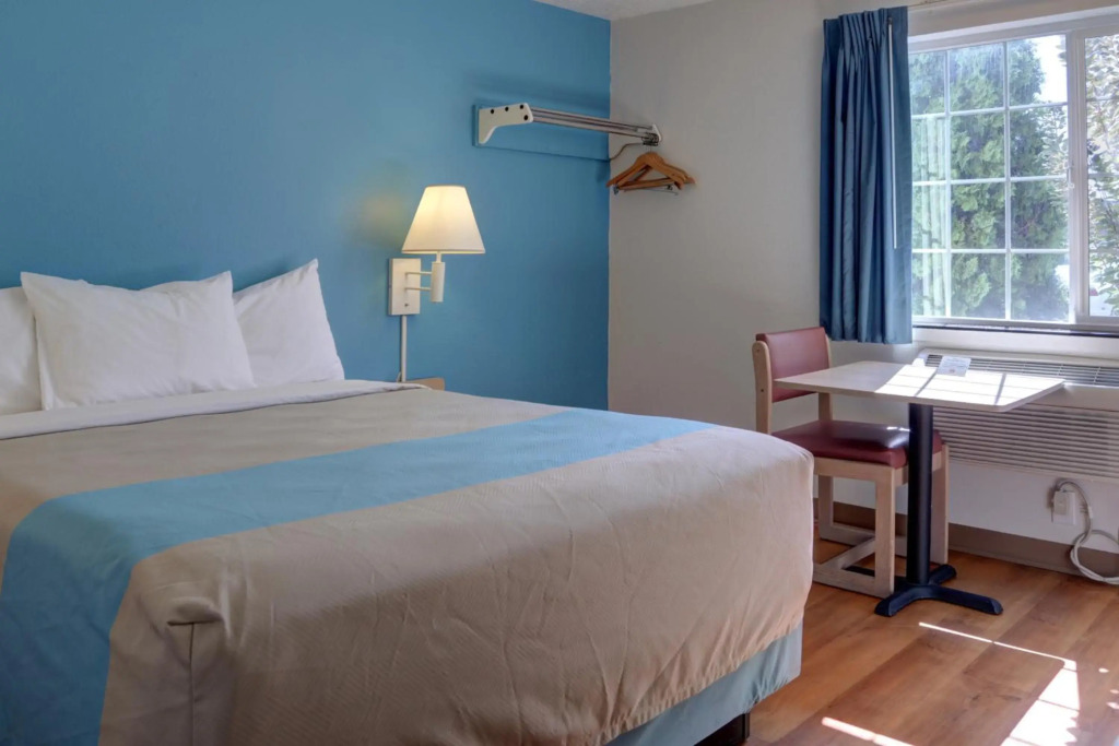 Motel 6-The Dalles, OR