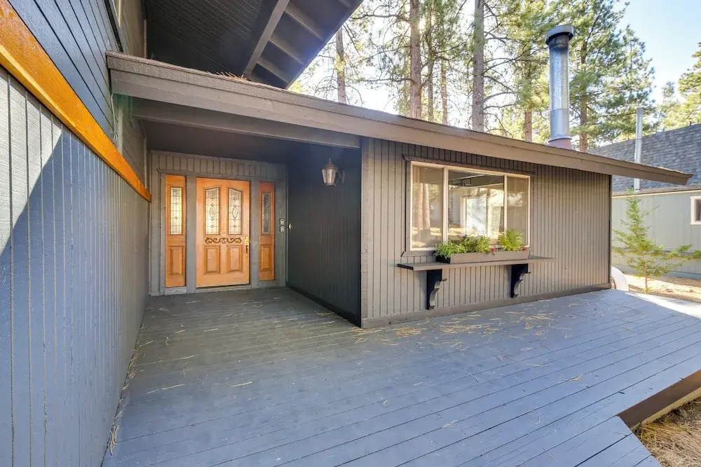 2 Mi to Lake & Skiing: Big Bear Family Cabin