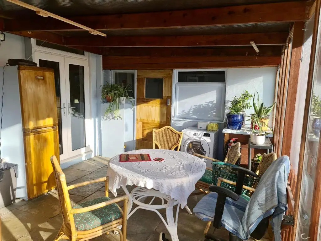 East of Ipswich Bed and Breakfast - Private & Dorm Rooms Suffolk