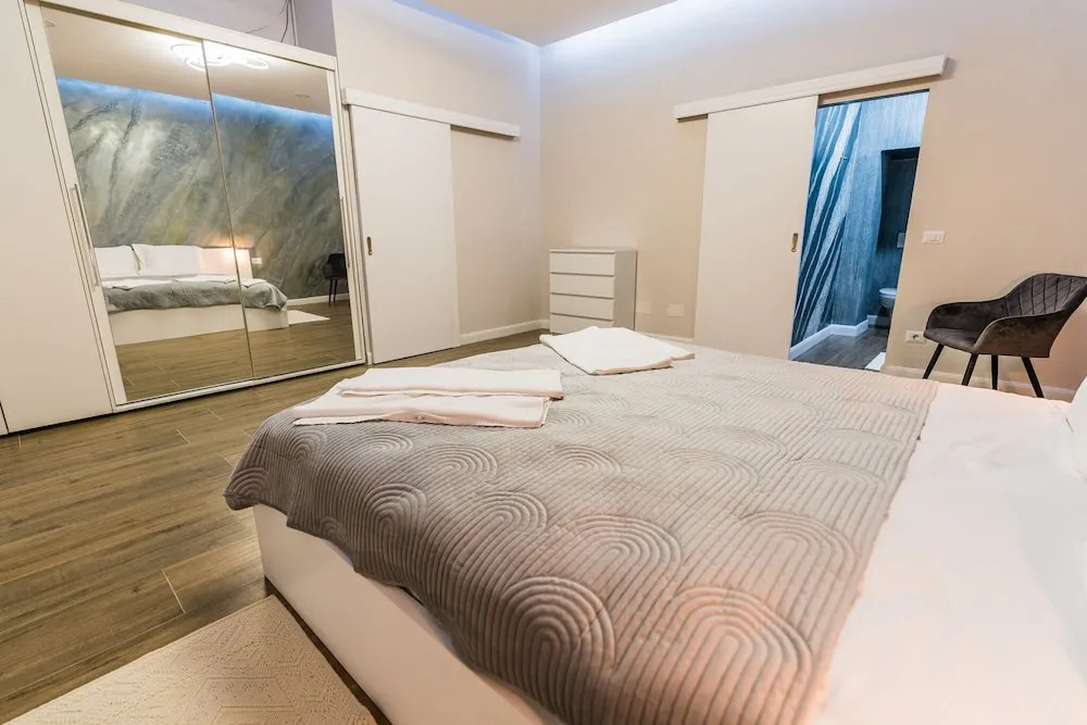 Sandor Apartment
