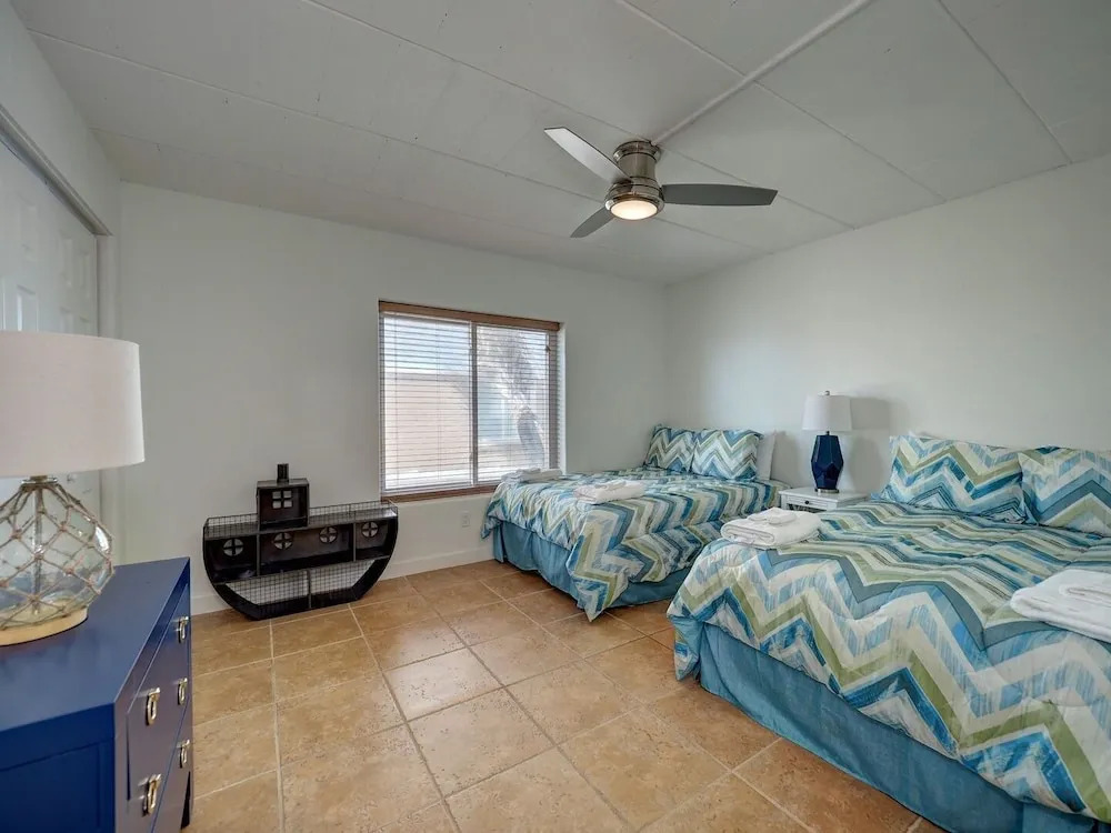 Island 170 3 Bedroom Condo