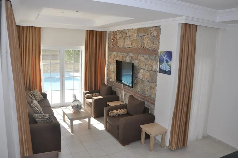 Ashella Villa by Angel Rentals