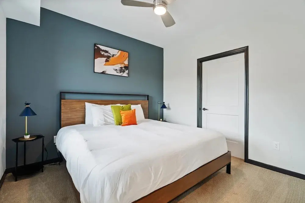 CozySuites on Mass w garage parking 19