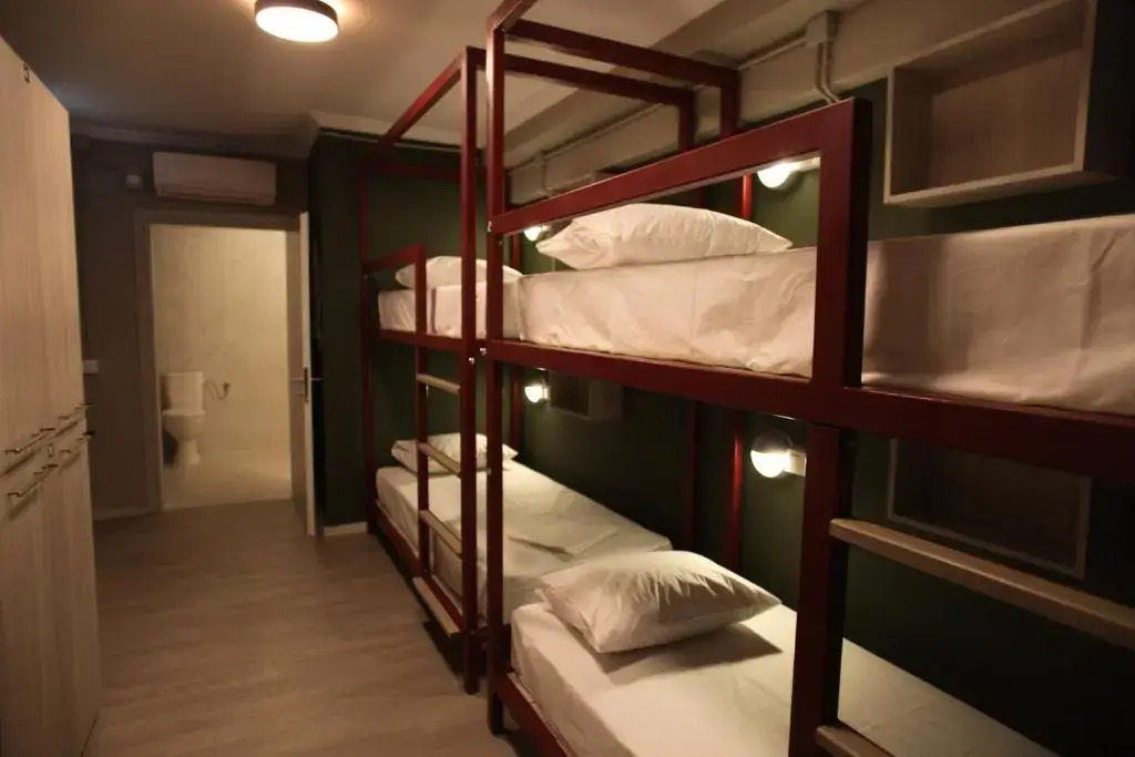 Stay Hybrid Youth Hostel
