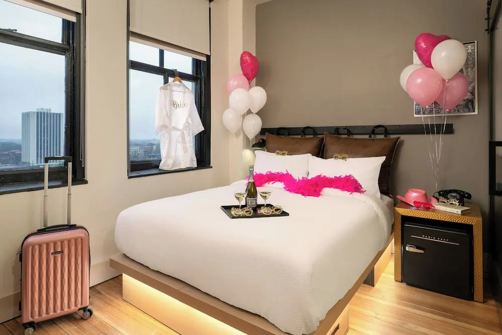 Moxy Columbia Downtown