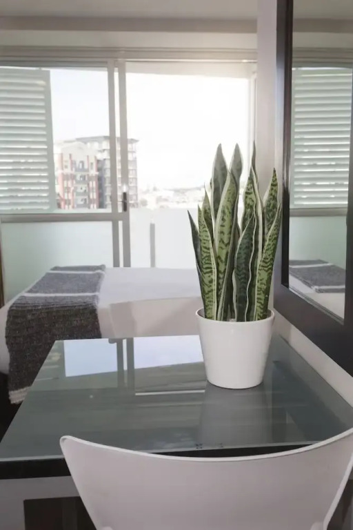 TOWNY - Studio Apartment with Sea Views